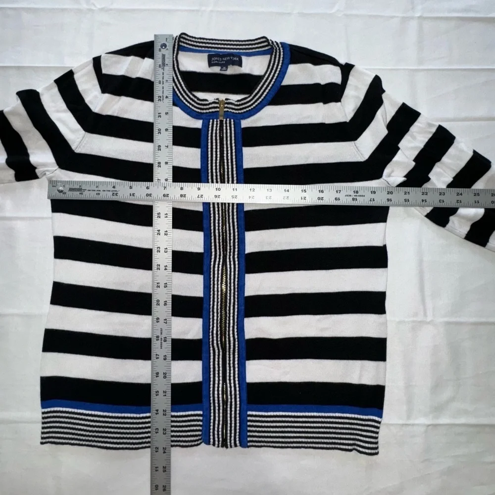 Jones New York Signature Zip Front Sweater, Size Medium